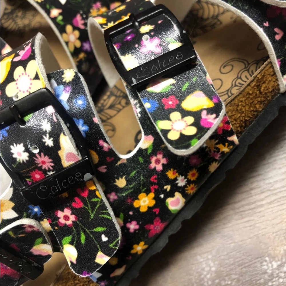 Sandals - Picture 5 of 8